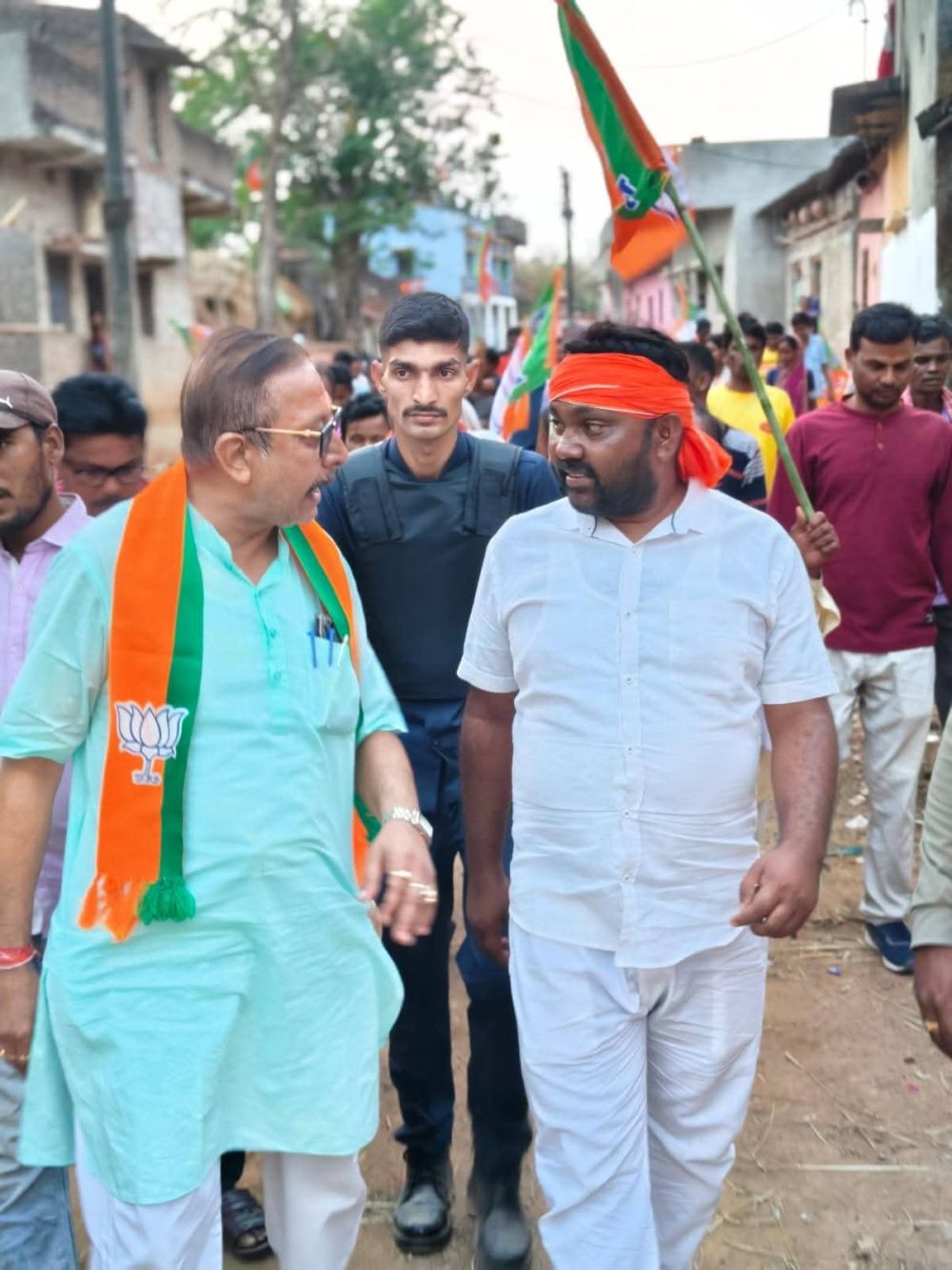 দলবিরোধী কার্যকলাপের অভিযোগে বিধায়ক ঘনিষ্ঠ বিজেপি নেতা মনোজ রজককে শোকজ, সাময়িক বরখাস্ত - Related Image