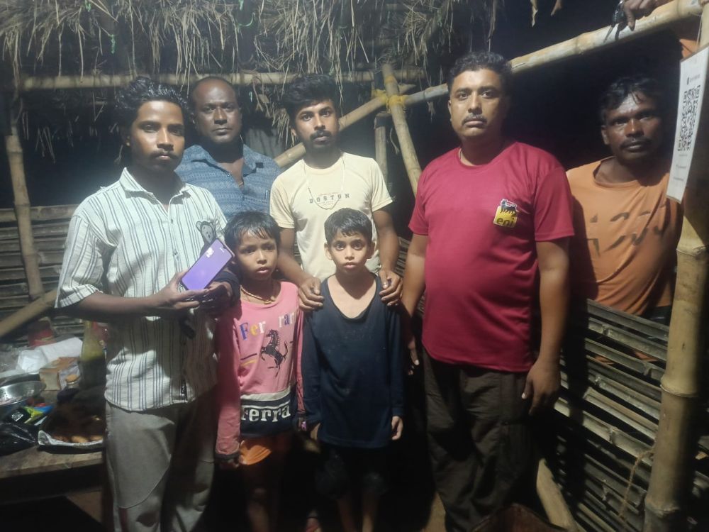 হোস্টেল থেকে পালানো দুই খুদেকে দুই ঘণ্টার মধ্যেই উদ্ধার করল হুড়া থানার পুলিশ - Related Image