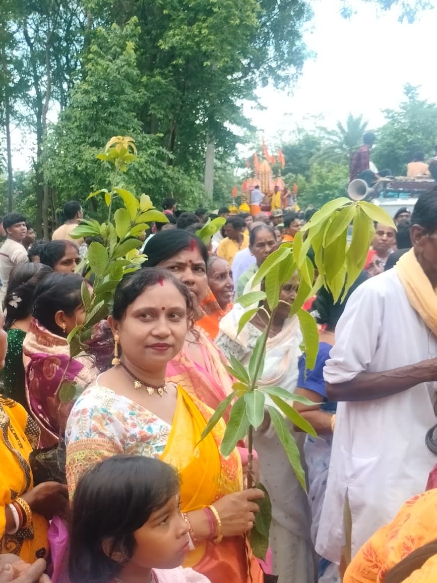 রথযাত্রায় সবুজের বার্তা, পুরুলিয়া জেলায় বিতরণ ৫,৪৯৮টি বৃক্ষচারা - Related Image